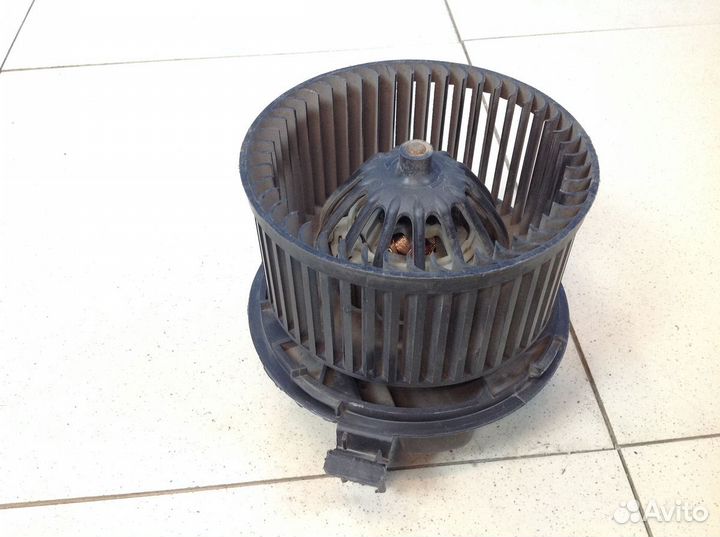 Моторчик отопителя Renault Logan 05-14 6001547691