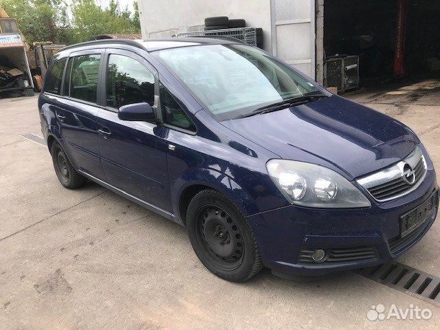 Разбор на запчасти Opel Zafira B 2005-2012