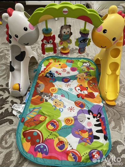 Развивающий игровой центр fisher price