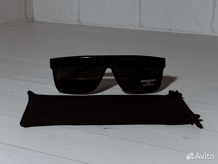 Солнцезащитные очки Armani
