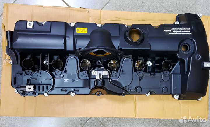 Крышка головки блока цилиндров BMW Group AG