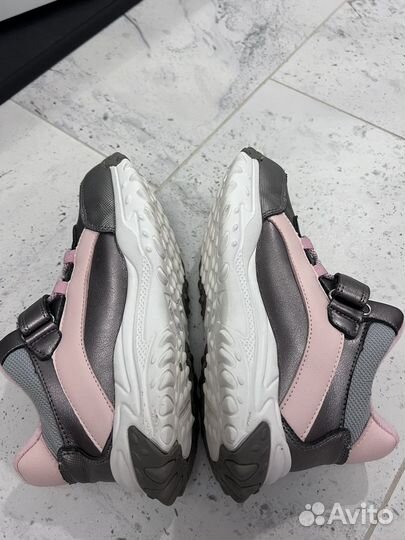 Кроссовки ботинки для девочки 36р