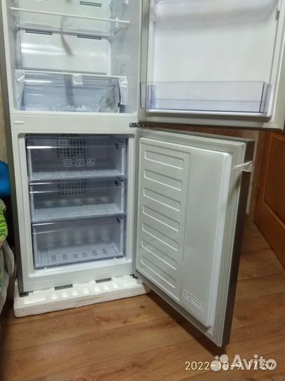 Холодильник новый двухкамерный Beko Total No Frost