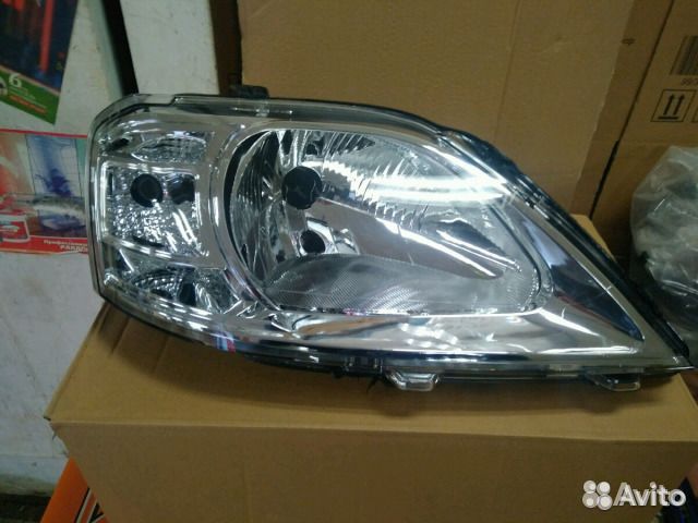 Фара правая на рено логан
