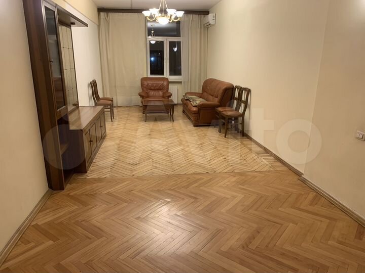 3-к. квартира, 100 м², 2/5 эт.