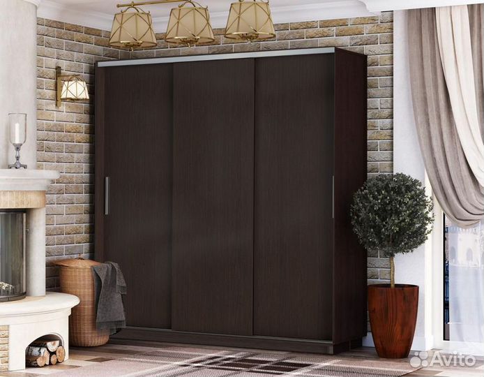 Шкаф купе трехдверный