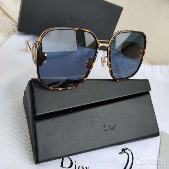 Женские солнцезащитные очки Dior Bobby
