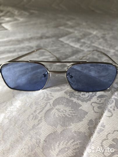 Солнцезащитные очки prada