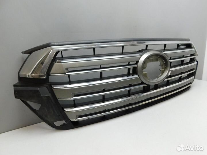 Решетка радиатора Land Cruiser (200) (96022)