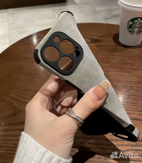 Чехол на iPhone 11, iPhone 12, iPhone 13