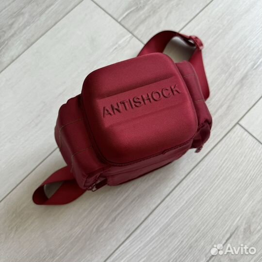 Сумка для фотоаппарата Rivacase красная