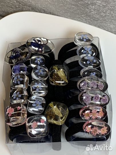 Резинка для волос из эпоксидной смолы с цветами