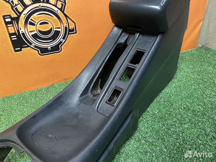 Подлокотник Nissan Almera classic