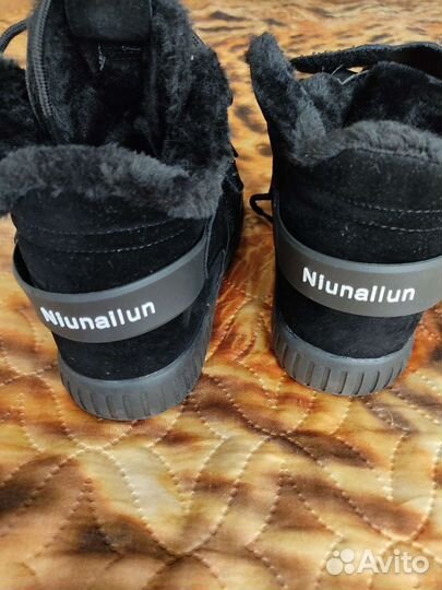 Кроссовки, высокие ботинки