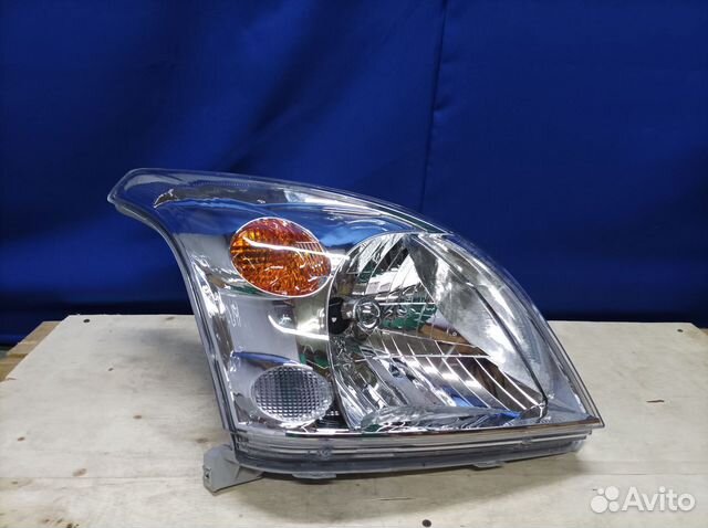 Фара правая Toyota Prado 120 2003-2009