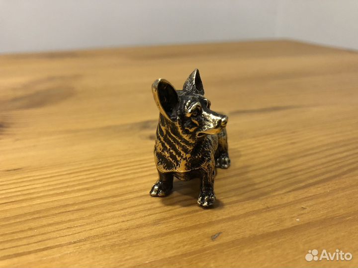 Фигурка.Статуэтка. Корги бронза