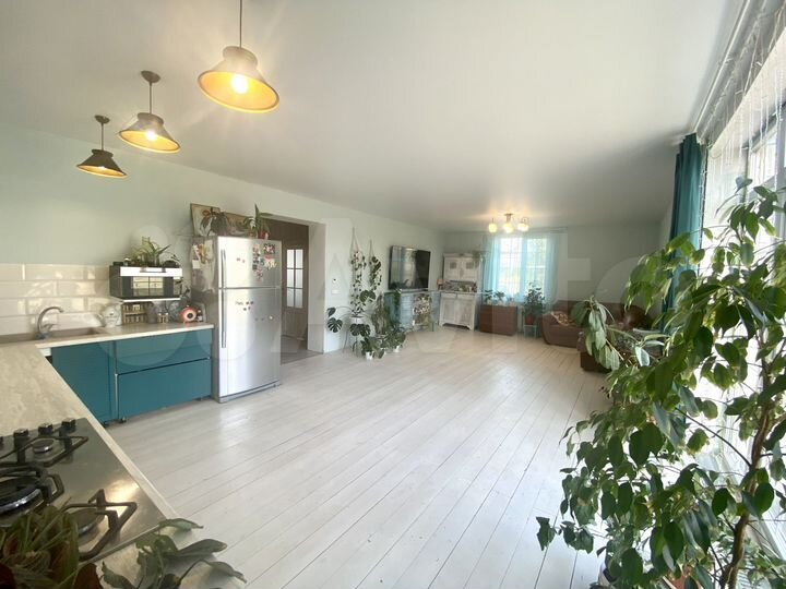 Дом 205 м² на участке 18,5 сот.