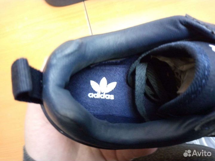 Кроссовки Adidas 41 43 44 46 маломер 1 размер