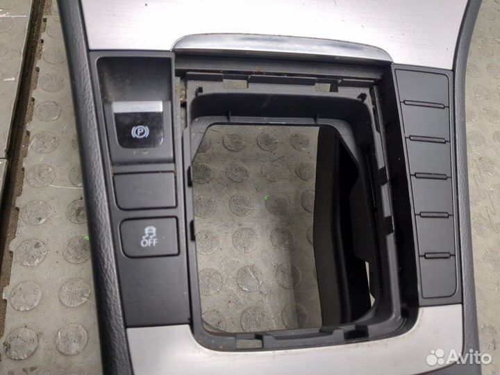 Консоль салона Volkswagen Passat CC, 2013