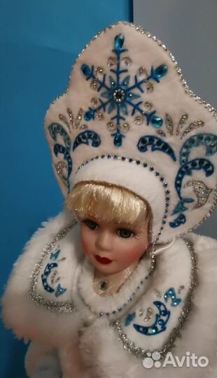 Дед Мороз и Снегурочка под елку