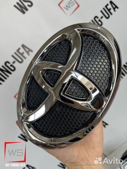 Эмблема Toyota Land Cruiser Y544