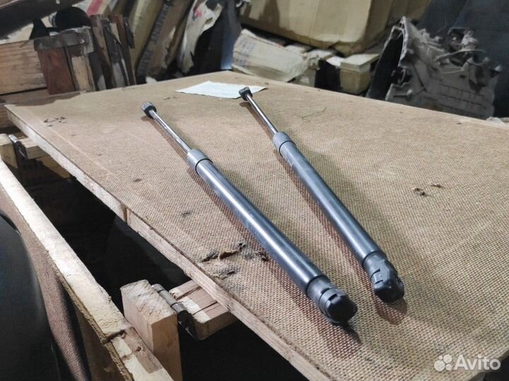 Амортизатор крышки багажника мазда 3