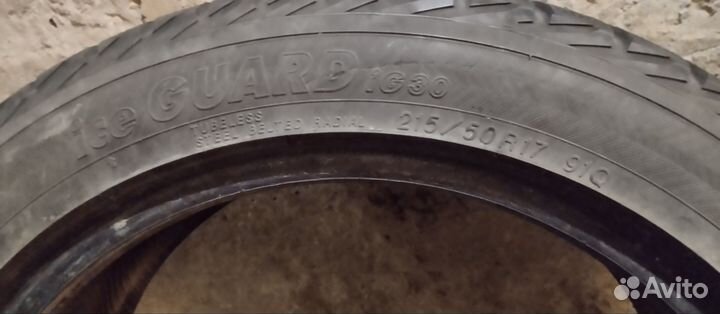 Yokohama Ice Guard IG30 215/50 R17