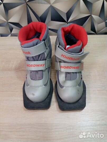 Лыжные ботинки