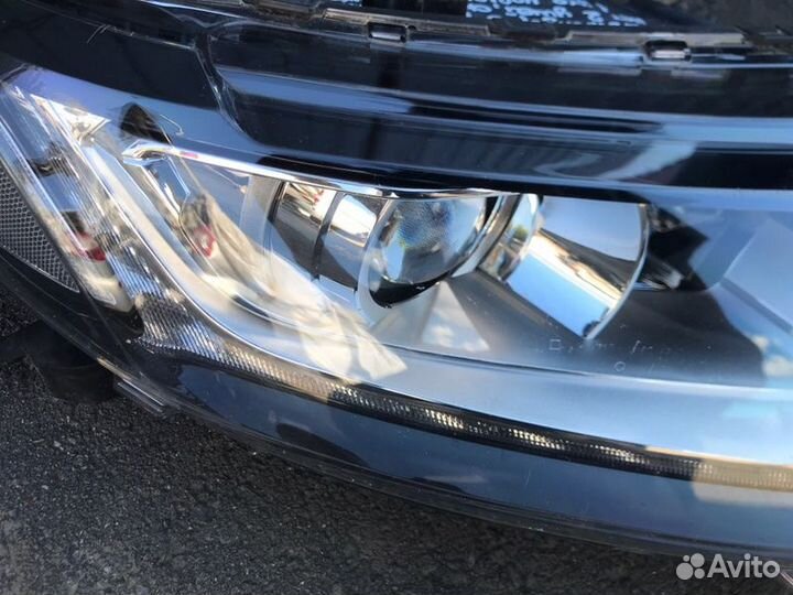 Фара галогеновая передняя правая Mitsubishi