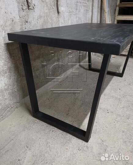 Стол обеденный