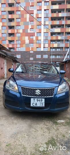 Suzuki kizashi автомобиль