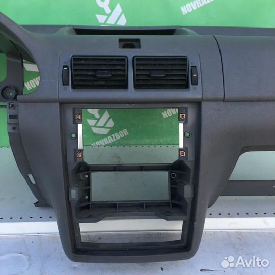 Торпедо Форд Торнео Коннект