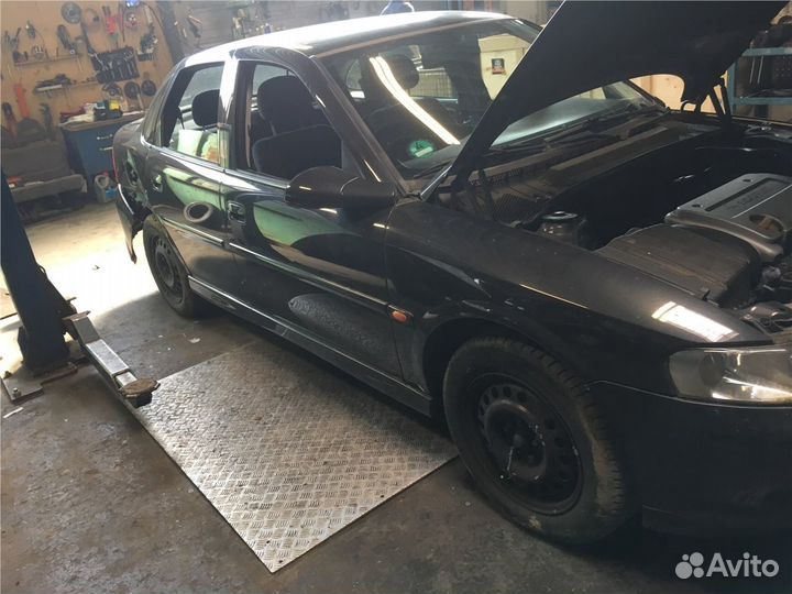 Разбор на запчасти Opel Vectra B
