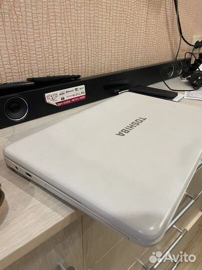 Ноутбук Toshiba Satellite C870 - C7W