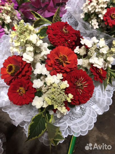 Букеты из живых цветов