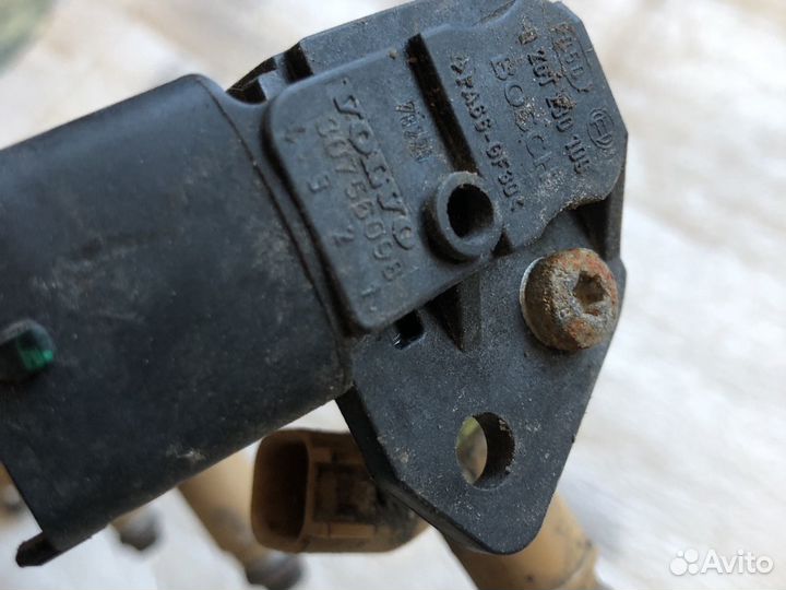 Топливная рампа форсунки датчик Volvo S40 2,4 170