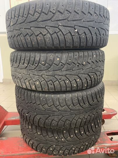 Nokian Tyres Hakkapeliitta 5 215/60 R16