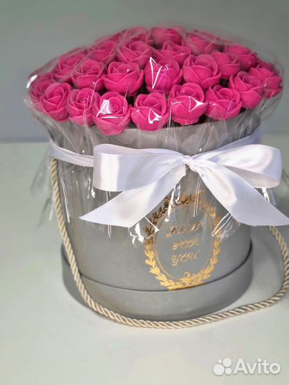 Розы из Белого Шоколада - 37 шт в Коробке