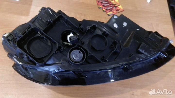 Фара левая VW golf VII