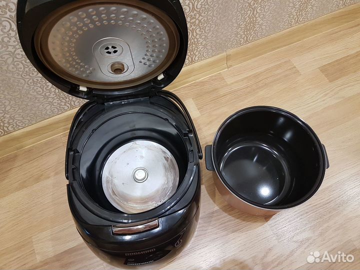 Мультиварка redmond rmc m90