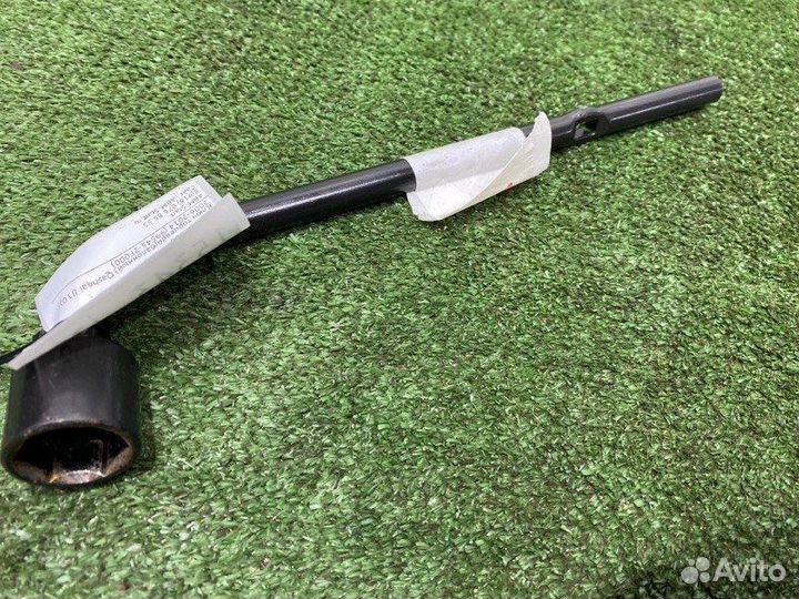 Ключ балонный Nissan Qashqai J10 mr20de 2007