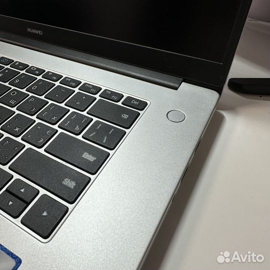 Huawei BoB-WAH9Q - Core i5 / 8Gb / 512Gb SSD