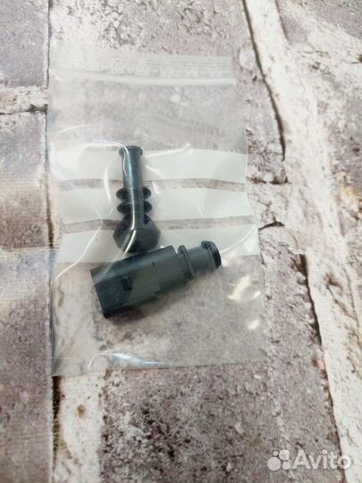 Задний амортизатор audi Q7 4M0616031AG