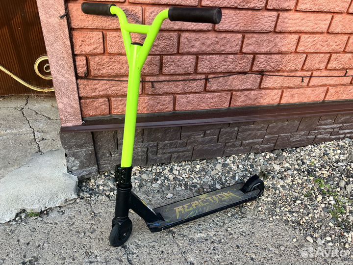 Самокат stunt зеленый