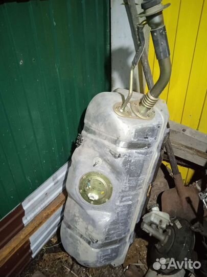 Топливный бак Nissan Gloria Cedric y34