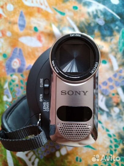 Видеокамера Sony DCR-HC48E