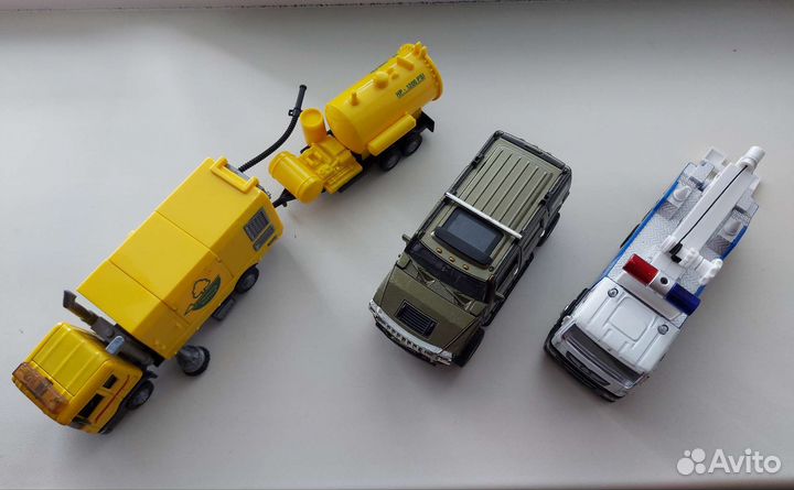 Машинки металлические