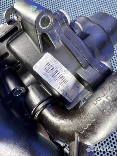 Помпа Термостат Volkswagen Tiguan CAW 2.0