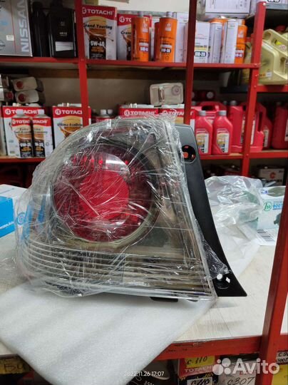 Фонарь задний левый с дефектом на toyota altezza