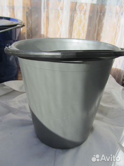 Ведра пластиковые и оцинкованные